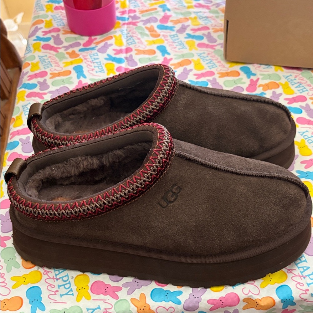 Women’s Chocolate Brown Platform Ugg’s Size 9 barely worn in Box - Picture 12 of 15